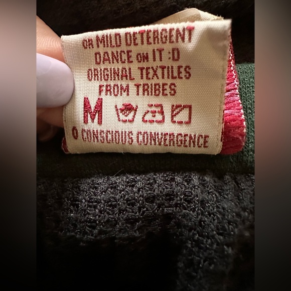 Conscious Convergence Maykuna Green Patchwork Vest Hoodie - Picture 10 of 11